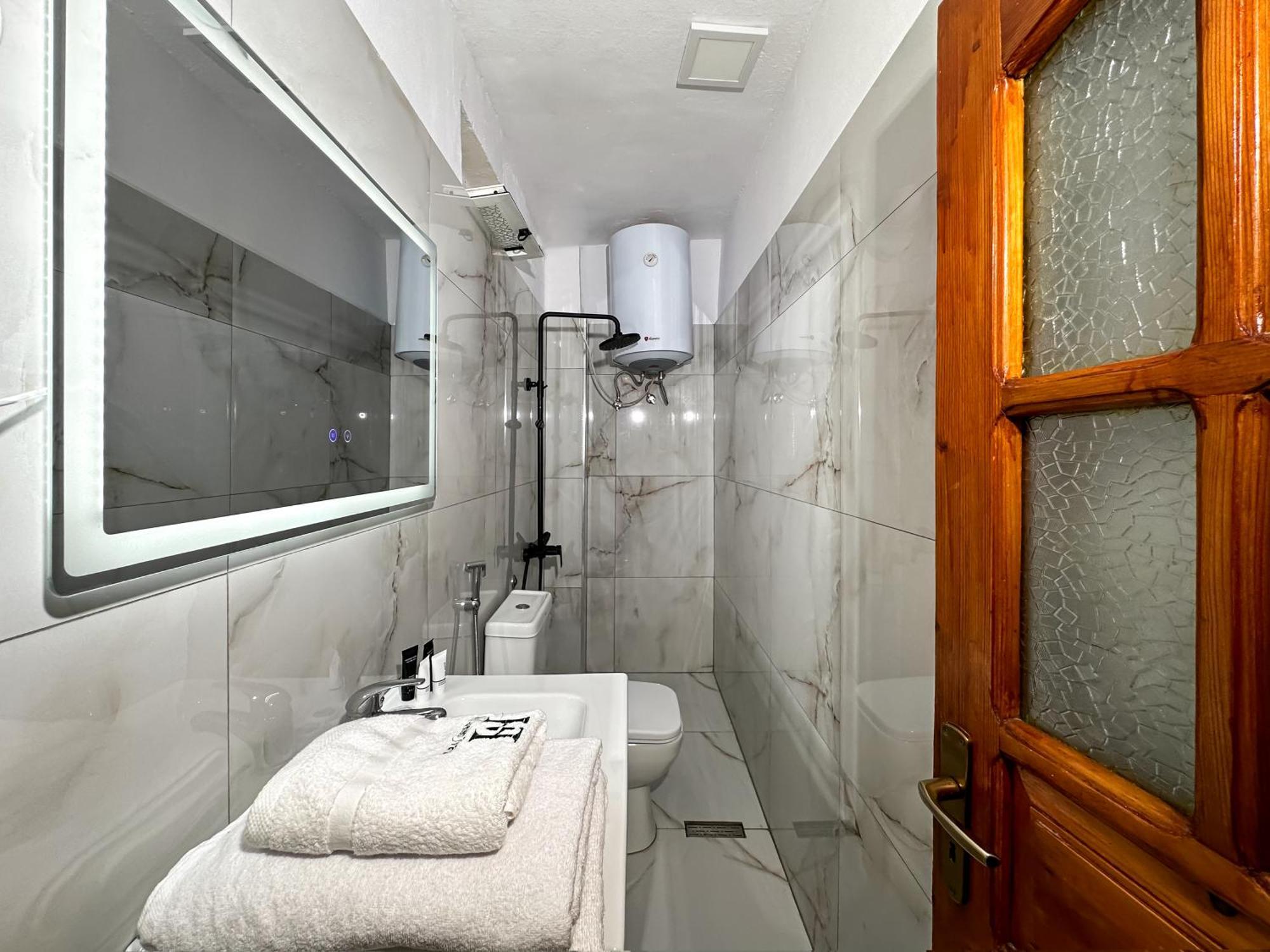 Home Select Tirana Bagian luar foto